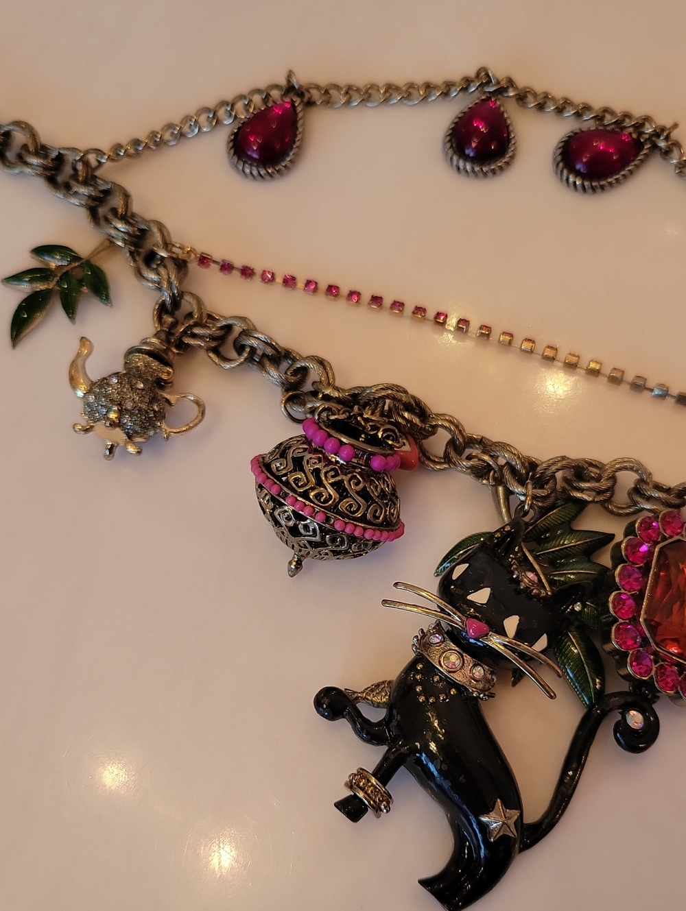 Rare Vintage Betsey Johnson Moroccan Cat Multi-Charm Layered Statement Necklace - Picture 9 of 12